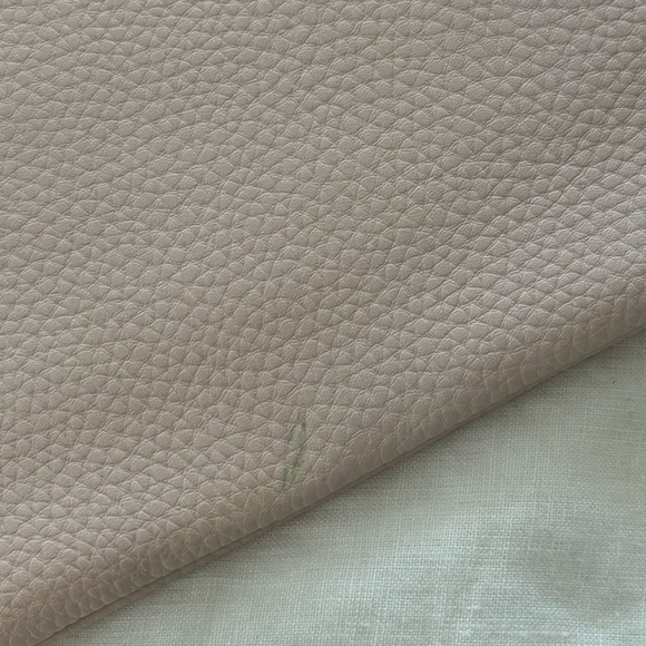 Bandolino Baby Pink Charging Pouch Wristlet with Power Bank - Picture 3 of 3